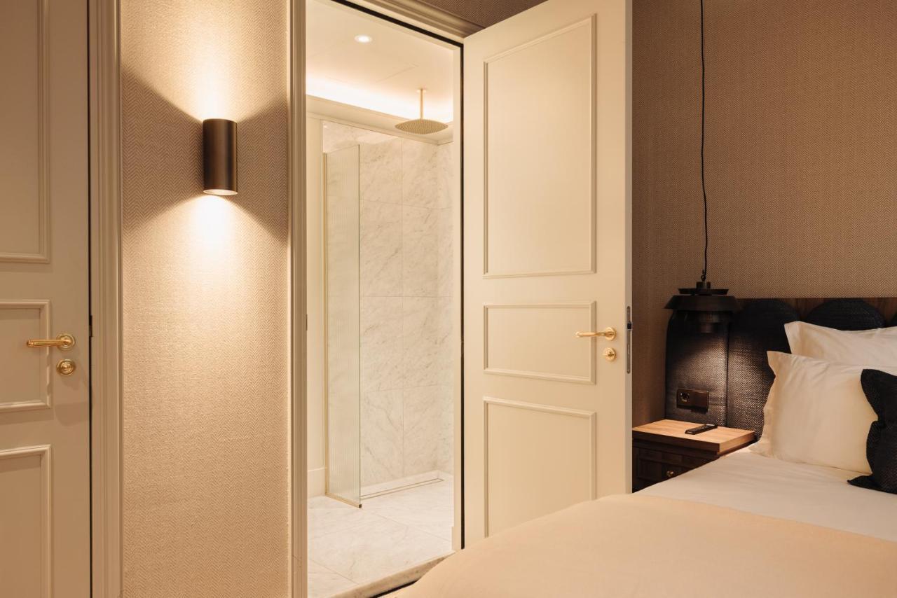 Hotel 717 Amsterdam Luaran gambar A wall-mounted light